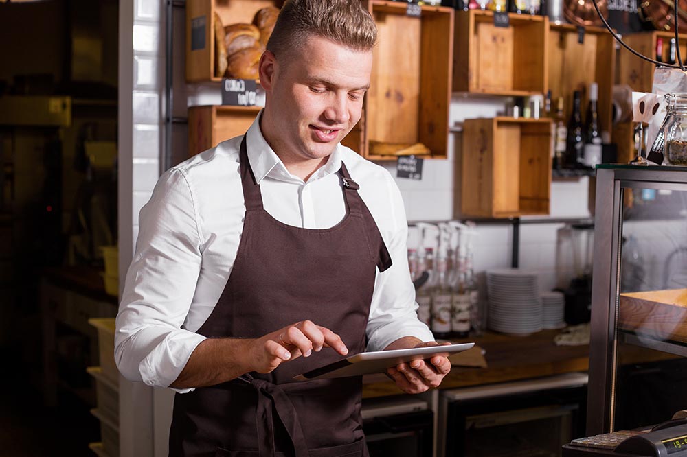 how to get a job at a restaurant