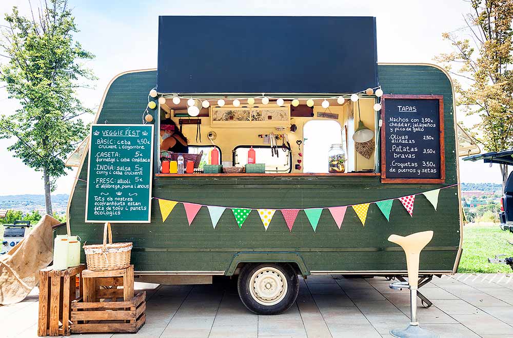 Expand your restaurant operations with a food truck Rewards Network