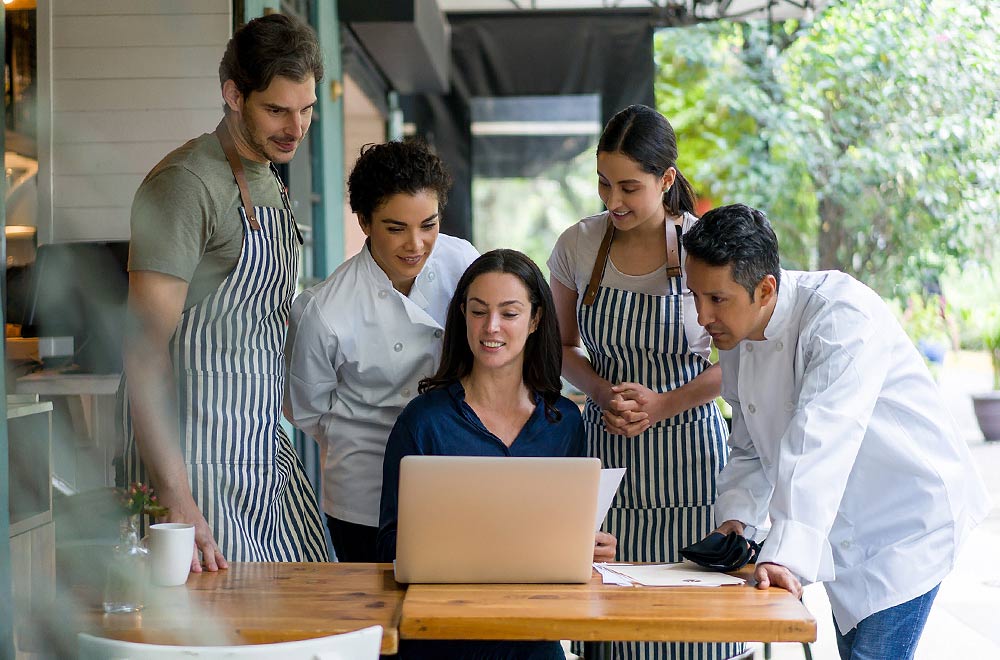 8 tips for improving teamwork in the restaurant workplace